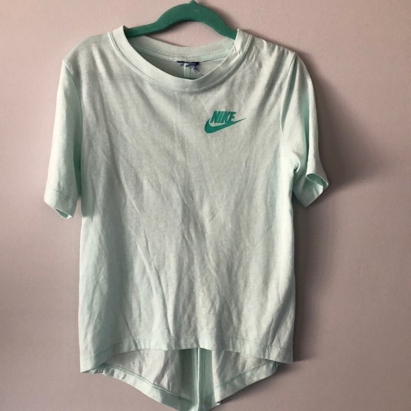 NIKE Tunic Tee 🌺3/$15 or 5/$20 Bundle for deal🌺 - Picture 1 of 6